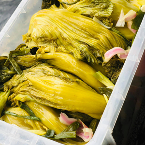 Dulce y amargo Viet Delta mostaza en escabeche verdes mostaza en escabeche amarga medio en salmuera 10,5 Oz ÁNGULO - Product Image 1