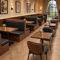 Ensemble de mobilier de restaurant commercial avec banquette industrielle et chaise de salle à manger rembourrée en cuir, table en bois