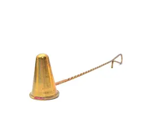 Alta vendita candela Snuffer Premium decorativo placcato In oro Snuffer elegante per uso domestico Hotel Snuffing nel commercio all'ingrosso