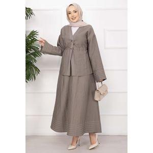 Ensemble veste et jupe en vison rayé avec garniture et boutons décoratifs - Product Image 3