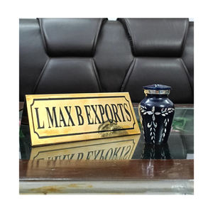 Exportador mundial que vende cantidad a granel Suministros funerarios ecológicos Urnas de cremación de recuerdo de aluminio o latón - Product Image 1