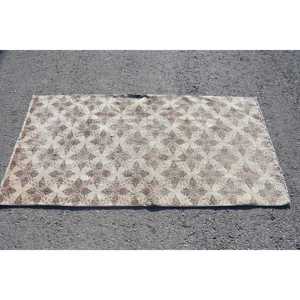 พรมตุรกีขนาด 2.7x5.7 ฟุต สีเบจลายปะติดแบบวินเทจ ทำจากขนสัตว์ - Product Image 3