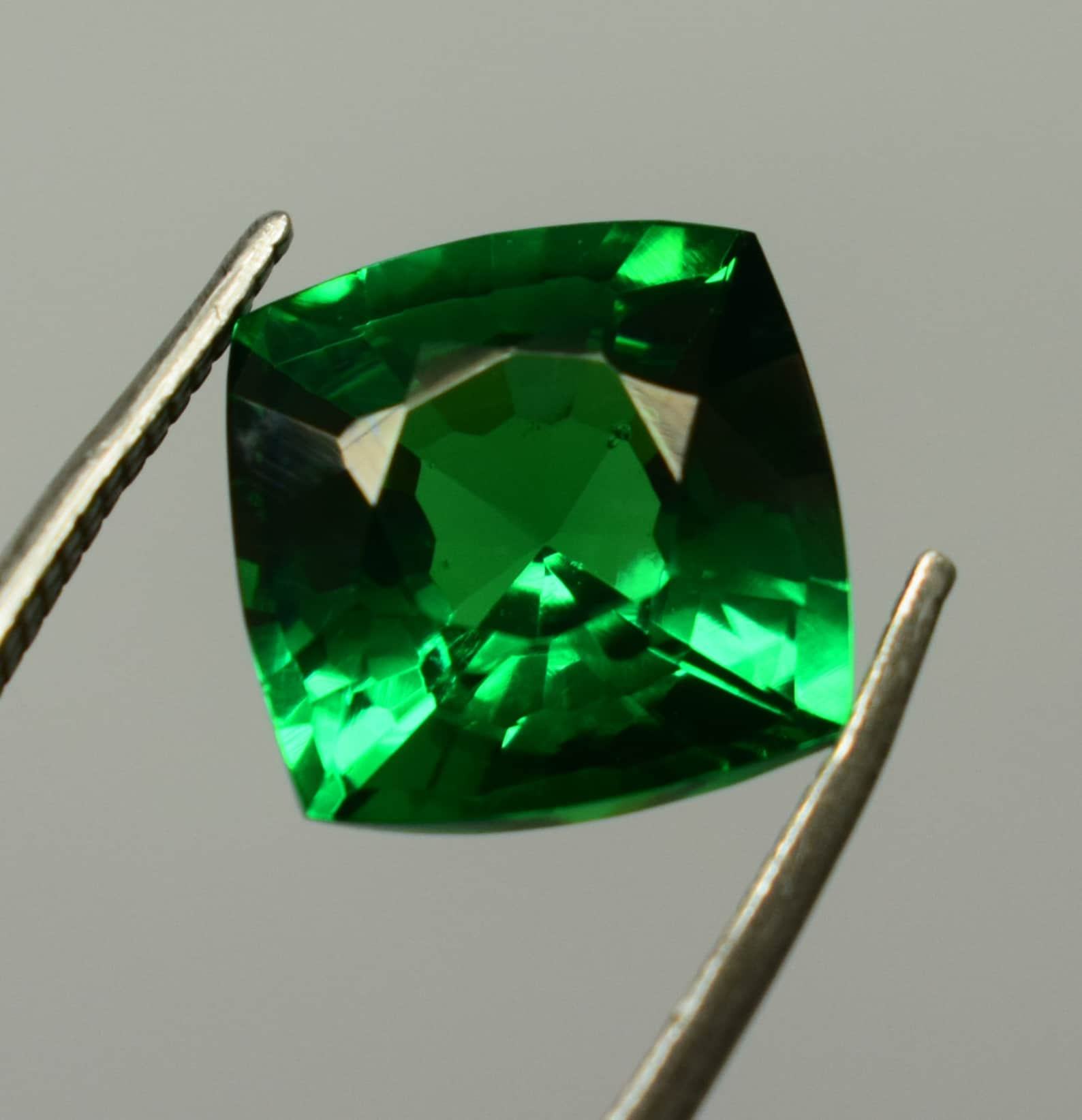 สีเขียว