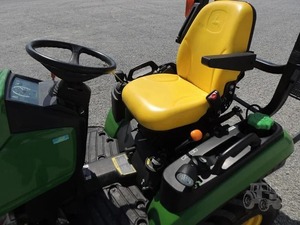 Tractor Agrícola JOHHN DEERE 1025R 2015 de 21HP con Motor, Caja de Cambios y Bomba - Product Image 6