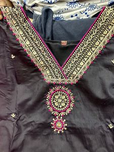 Radiant banarasi ชุดเดรสผ้าไหมและกางเกงสไตล์วินเทจปาร์ตี้พร้อมปักดอกไม้ Chinon dupatta มีขนาด XL - Product Image 4
