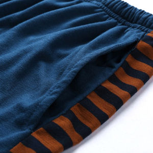 ชุดเสื้อและกางเกงขาสั้นผู้ชาย เนื้อผ้าโพลีเอสเตอร์ 100% น้ำหนักเบา ยืดหยุ่นได้ รับสกรีนโลโก้ เหมาะสำหรับออกกำลังกาย ฟิตเนส เทรนนิ่ง เดินทาง และกิจวัตรประจำวัน - Product Image 6