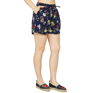 กางเกงขาสั้นผู้หญิงดีไซน์เฉพาะตัวสำหรับฤดูร้อน เอวยางยืด คุณภาพพรีเมียม ผ้าฝ้าย 100% เป็นมิตรกับสิ่งแวดล้อม แห้งเร็ว ลายดอกไม้ - Product Image 3