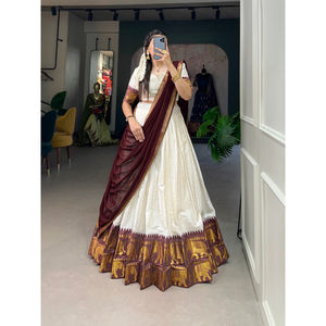 Lehenga Choli Heavy Chex en poly coton de designer avec tissage Zari pour la fête de mariage et la mariée - Product Image 1