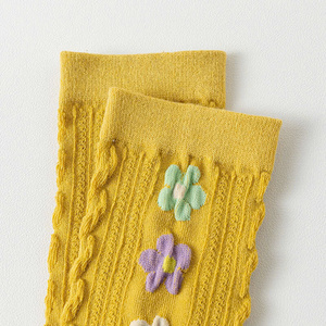 Chaussettes en coton tricoté avec broderie florale 3D, matière douce et chaude, logo personnalisé, pour femmes, boutique, usage quotidien automne-hiver - Product Image 4