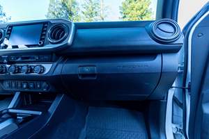 Toyota Tacoma Limited 2023, Doble Cabina, 4x4, Motor V6 de 3.5 Litros, Kit de Elevación de 2.5 Pulgadas con Amortiguadores King - Product Image 6