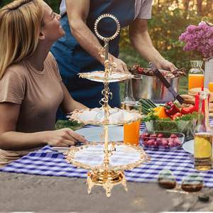 Bandeja de Servicio Moderna y Elegante de Cristal y Metal para Encimera, Apta para Lavavajillas, Ideal para Exhibir Dulces, Frutas, Pasteles y en Fiestas - Product Image 5