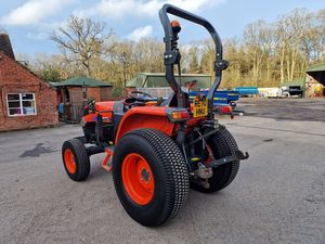 Kubota Tractor 4 ruedas KUBOTA L2351 Tractores agrícolas - Product Image 5