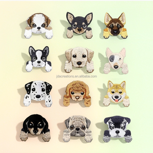 Parche Bordado Termoadhesivo de Perro de Dibujos Animados para Gorras y Prendas - Product Image 1