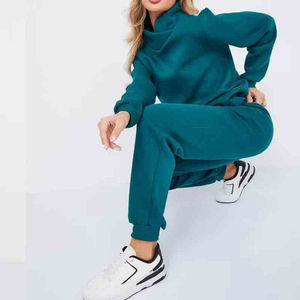 Cómodo conjunto de chándal para mujer con logotipo personalizado Sudadera con capucha Jogger Pantalones Tallas grandes Cálido Traje de invierno Ropa deportiva de moda - Product Image 3