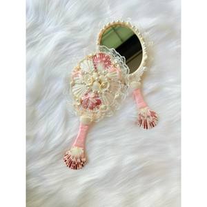 Espejo de concha marina bellamente ensamblado con conchas y cuentas para decoración costera hecho en Vietnam - Product Image 6