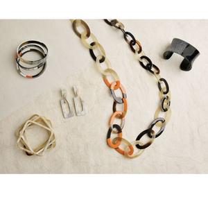 Collier de luxe en corne de buffle fait à la main, bijoux naturels et durables pour femmes, haute qualité - Product Image 4