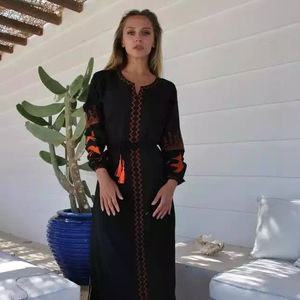 Dernière robe longue Boho au design moderne et élégant pour femmes robe écologique tissée à manches longues avec broderie à la taille naturelle - Product Image 1