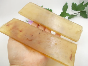 ด้ามมีดทำจากเขาแกะธรรมชาติ พร้อมลายเกล็ดควายขัดเงา งานฝีมือรูปพระจันทร์เสี้ยว สัมผัสเหมือนจริง ดีไซน์ทันสมัย - Product Image 5