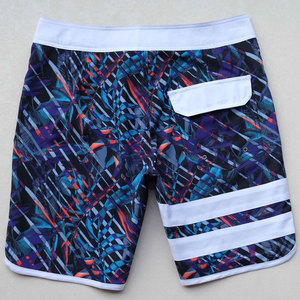 Shorts de plage pour hommes à prix raisonnable, couleur unie, séchage rapide, respirants, taille élastique, couleurs et tailles personnalisées avec votre propre logo - Product Image 4