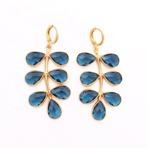 Elegantes pendientes colgantes hechos a mano chapados en oro, piedra preciosa de Topacio Azul en forma de pera, pendientes largos de estilo de Aro a la moda - Product Image 1