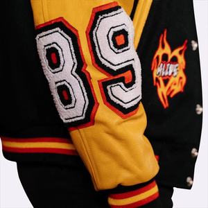 แจ็กเก็ตเบสบอลผ้ากำมะหยี่ปักโลโก้สำหรับผู้ชายเสื้อแจ็คเก็ตแขนเสื้อหนังสีดำแนววินเทจ - Product Image 5