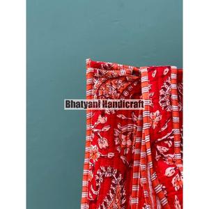 Bolso de Algodón Hecho a Mano con Estampado Floral para Mujer, Gran Acolchado, Regalo de Verano, Cierre Abierto, Estilo Casual con Dos Asas - Product Image 5