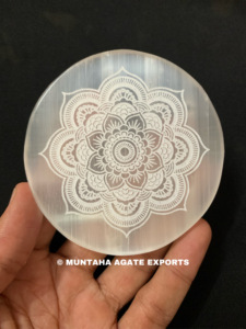 Placa de carga de piedras preciosas de ágata de cuarzo de cristal de selenita con forma de rectángulo largo de 7 pulgadas estilo Feng Shui bellamente grabado - Product Image 4