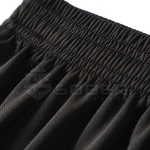 Ensemble d'uniformes de football sur mesure 2024 en 100 % polyester avec maillot imprimé numériquement et vêtements de sport en gros pour les équipes de club - Product Image 6