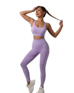 สปอร์ตบราบุนวมแบบย้อนกลับได้ของผู้หญิงยกทรงดันทรงไร้รอยต่อระบายอากาศสำหรับฟิตเนสวิ่งและยิม-สไตล์เรียบง่าย - Product Image 1