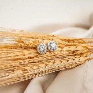 Pendientes de plata de ley 925 con diamantes de moissanita VVS de corte redondo, estilo Iced Out, de lujo, para uso diario, para mujer. - Product Image 4