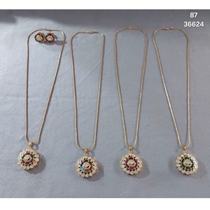 Offre Spéciale élégant ethnique mariée Kundan ensemble bijoux artisanaux pour Designer Lehenga et Sarees disponibles au meilleur prix - Product Image 2