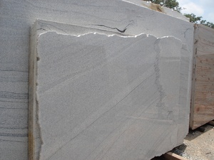 Pierre polie naturelle de granit blanc de rivière durable avec des veines grises adaptée à la décoration intérieure résidentielle et commerciale - Product Image 4