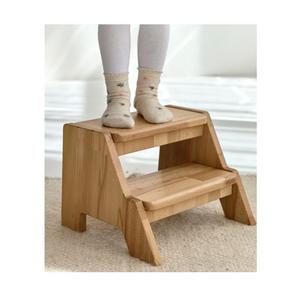 Tabouret d'escalier en bois vintage avec une construction classique durable, parfait pour les cuisines rustiques, les chambres à coucher, les placards, les salles de bain et le rangement - Product Image 5