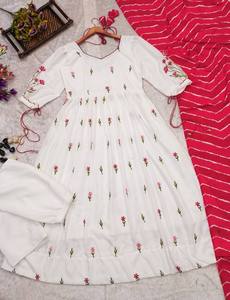 Diya พาดตัวด้วยความทุ่มเทประกายด้วยความสุขแกะสลักในกระทู้อมตะที่เรื่องราวเรืองแสงสดใสในทุกพับของเสน่ห์ชาติพันธุ์ - Product Image 6