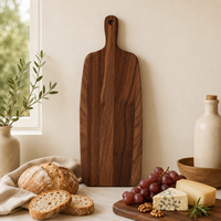Planche à découper longue en bois de noyer de qualité supérieure avec trou de suspension, planche à découper étroite en bois pour servir le pain et le fromage