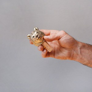 Bouchon à vin en laiton de luxe en forme d'animal, finition haut de gamme, accessoire de bar tendance, faible MOQ, vente en gros - Product Image 1