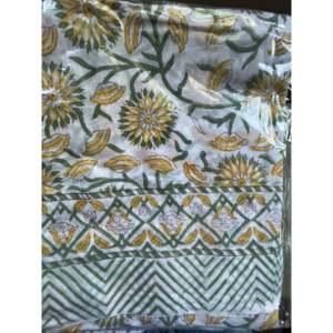 Pareo de Playa con Estampado Floral Único y Elegante - Product Image 1