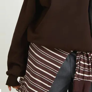 Sweat-shirt en coton pour femmes avec manches longues pour les acheteurs en gros, design de haute qualité avec tissu doux et col rabattu - Product Image 3