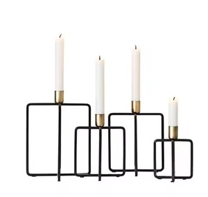 Bougeoir en métal sophistiqué pièce décorative de qualité supérieure pour chambre à coucher table salon style intérieur - Product Image 2