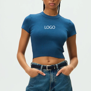 T-shirts courts personnalisés pour femmes en jersey doux, extensibles et confortables / Haut d'été à manches courtes, col rond, couleur unie - Product Image 1