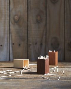 Boîte à cure-dents en bois naturel polie à la main, écologique et élégante, pour accessoires de table à manger - Product Image 5