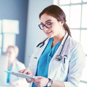 Custom Wrinkle Free Long Sleeve Lab <b>Coat</b> <b>Lightweight</b> Tailored Medical <b>Coat</b> for <b>Women</b> Made In Pakistan - Product Image 1