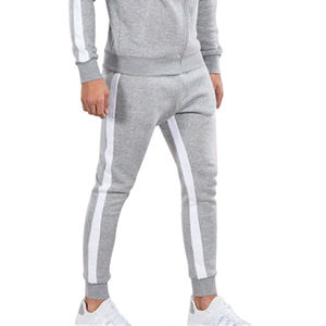 Oem Jogging Ropa de entrenamiento Cremallera Logotipo personalizado Unisex Reflectante Slim Fit Chándal Hombres Deporte Conjunto de dos piezas Chándal personalizado - Product Image 3