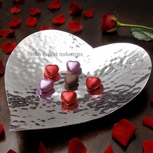 Cuenco decorativo martillado en forma de corazón para servidor de postres de frutas, vajilla plateada pulida para el hogar y el Hotel, cuencos de frutas - Product Image 1