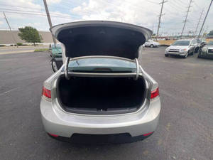 Voiture d'occasion de qualité et abordable, Kia Forte Koup EX 2011, conduite à gauche - Product Image 5