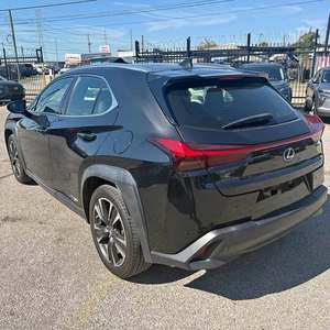 Lexus UX 250h F SPORT SUV 2022 Usado en Buen Estado - Product Image 6