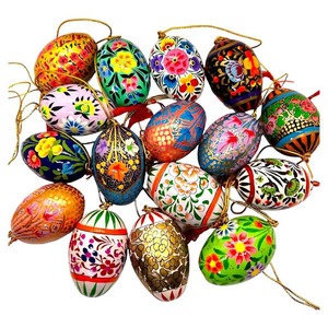 Oeufs de Pâques en papier mâché Kashmiri peints à la main exquis Une touche de charme artistique pour vos célébrations - Product Image 3