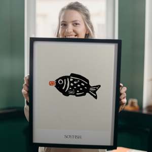Impresión Artística Minimalista de Pescado de Soya, Diseño de Naturaleza Muerta en Papel - Product Image 3