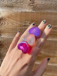Anneaux en résine acrylique de forme ronde, fabriqués à la main, anneaux d'amour pour femmes, bijoux de fête, vente en gros au meilleur prix - Product Image 3