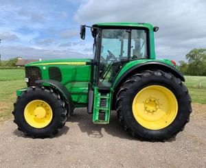 Tractor Agrícola John Deere de 120 hp 4x4 con Implementos Completos a Precio Muy Económico - Product Image 6